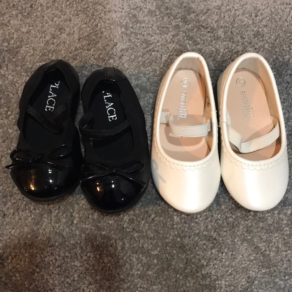 2 pairs of shoes